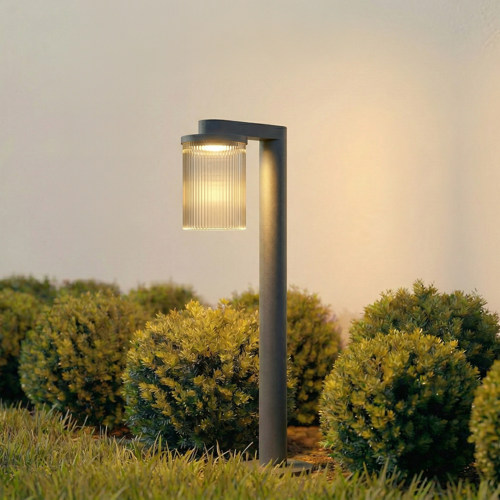 Lucande LED tuinpadverlichting Beelia, antraciet, 60 cm, geribbeld